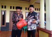 Kepala Desa Jatibaru Sadar Darmadi Salurkan Bantuan Perusahaan Jababeka Untuk Warga Terdampak Puting Beliung