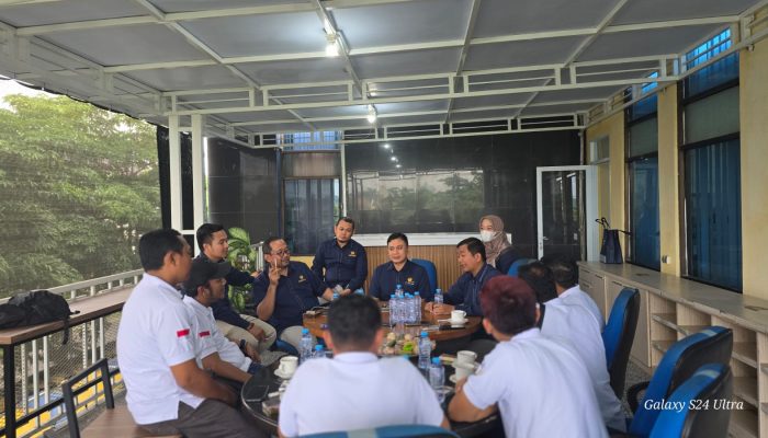 (AJS) Sumenep Audensi ke Kator (KPP) Pratama Pamekasan Mengenai Patuh Pajak Para PR di Madura