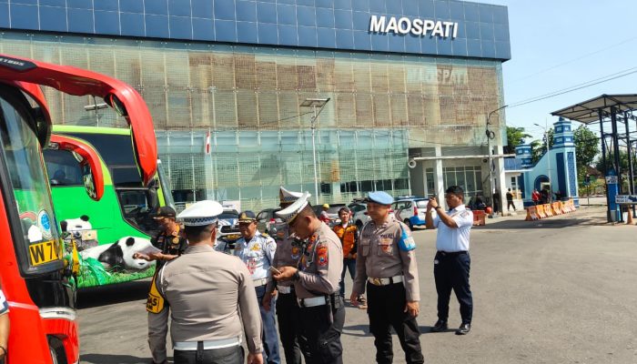Demi Perjalanan Aman, Sat Lantas Polres Magetan Gelar Ramp Check dan Layanan Kesehatan Gratis di Terminal Maospati