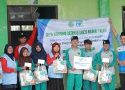 LAZIS Nurul Falah dan BKPRMI Jatim Salurkan Bingkisan dan Trauma Healing bagi Korban Erupsi Semeru