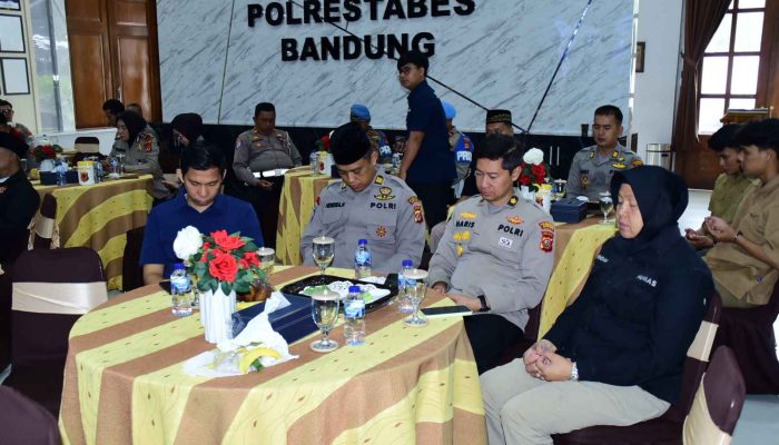 Polrestabes Bandung Ikuti Do’a Lintas Agama untuk Korban Bencana Aceh, Sumut, dan Sumbar Serta Keselamatan Bangsa