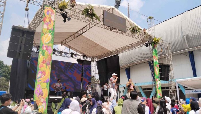Tampil Percaya Diri, Xo Band Hibur Pengunjung Festifal Holtikultura Jabar 2025