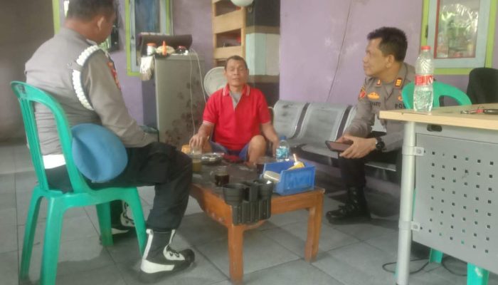 Kapolsek Cikarang Timur Jalin Sinergitas Sambangi Tokoh Masyarakat Desa Hegarmanah, Perkuat Keamanan Wilayah