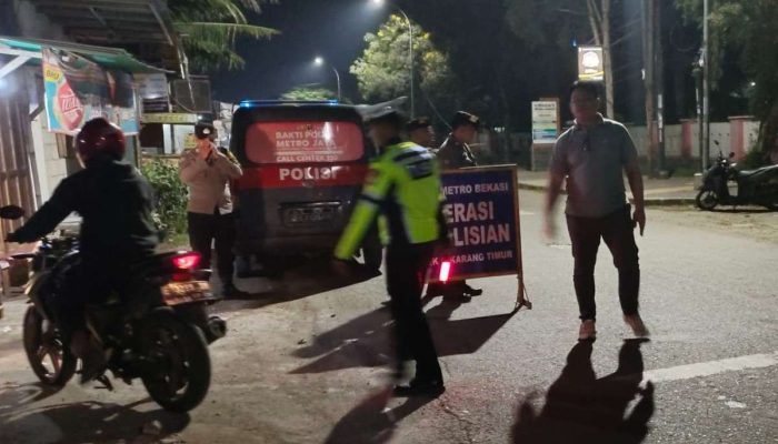 Tingkatkan Keamanan Malam Hari, Polsek Cikarang Timur Rutinkan Operasi Kejahatan Jalanan (OKJ) Ciptakan Kondusifitas Wilayah