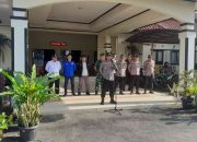 Jelang Perayaan Nataru, Polsek Cikarang Timur Gelar Apel Gabungan Bersama Pastikan Keamanan Kondusif.