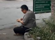 Kesederhanaan Sultan Madura: H. Her Tercermin dalam Tradisi Makan Kolek di Ruang Publik6