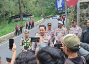 Pastikan Keselamatan Wisatawan, Kapolres Magetan Tinjau Tim “Drogba” di Jalur Alternatif Sarangan