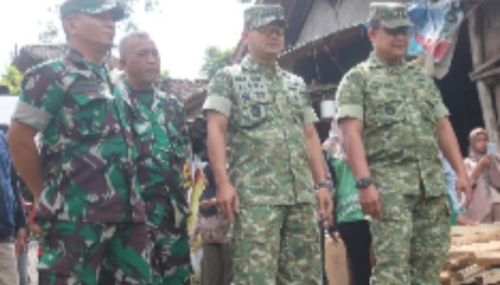 Cek lokasi bareng: Danrem 062 dan Dandim 0624 Awasi Jembatan Gantung dan Koperasi