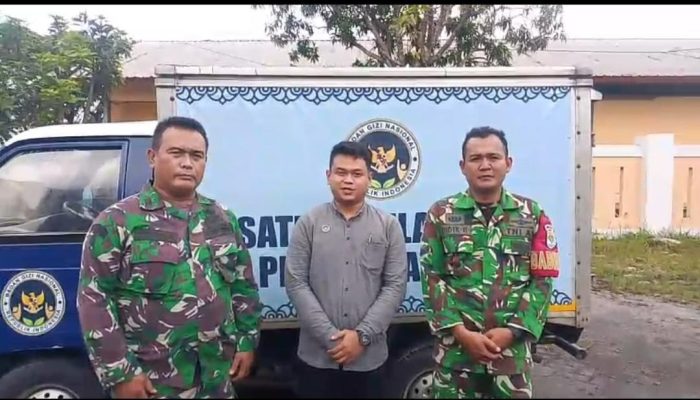 Koramil 08/Lemah Abang dan SPPG Pasirsari Salurkan 3.000 Paket Makanan untuk Korban Banjir Citarum–Cibeet