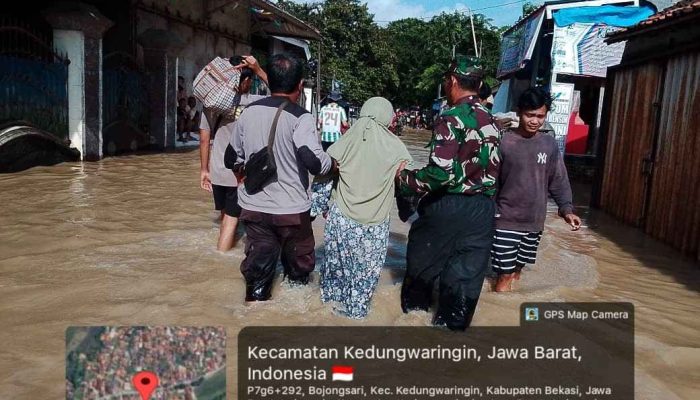 Koramil 08 dan Yonif TP 843/PYV Turun Langsung Evakuasi Warga, Banjir Rendam Sejumlah Desa di Cikarang Timur