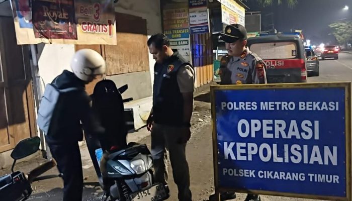 Wakapolsek Cikarang Timur Terjun Langsung Pimpin Operasi Kejahatan Jalanan Guna Ciptakan Rasa Aman
