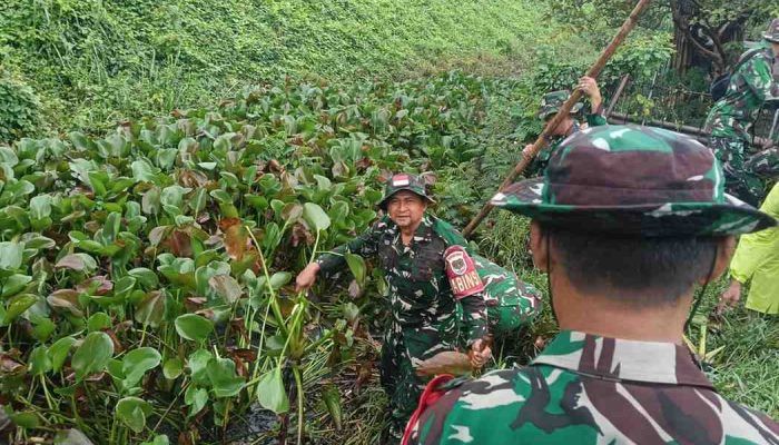 Lakukan Arahan Presiden, Kodim 0509/Kabupaten Bekasi Gelar Korve Lakukan Pembersihan Sungai Kali Ulu Desa Karang Raharja.