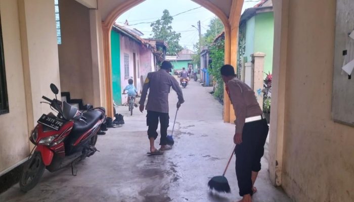 Dukung Program Bang Jasri, Personel Polsek Cikarang Timur Gelar Aksi Kurve di Masjid Nurul Ikhsan Jaga Kebersihan Rumah Ibadah.