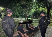 Tim Patroli Batalyon C Pelopor Brimob Polda Kalsel Pergoki Pemuda Pesta Miras, Langsung Dihukum Push Up