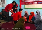 MH Said Abdullah Melalui PAC PDIP Kota Sumenep Salurkan Bansos kepada Penyandang Disabilitas