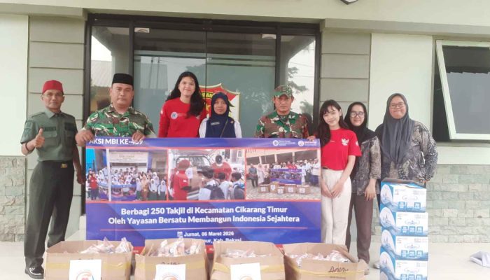 YBMIS dan Koramil 08/Lemah Abang Bagikan Takjil Gratis: Wujud Kepedulian Sesama di Bulan Suci Ramadhan*