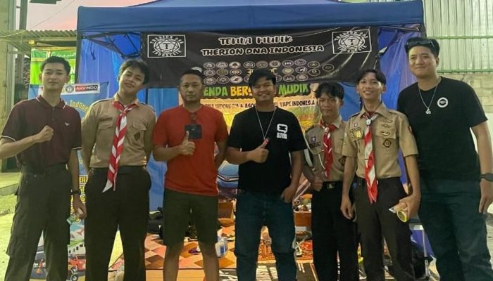 Komunitas Vape bersama polres metro Bekasi mengadakan posko mudik di jalan raya Kedung Waringin