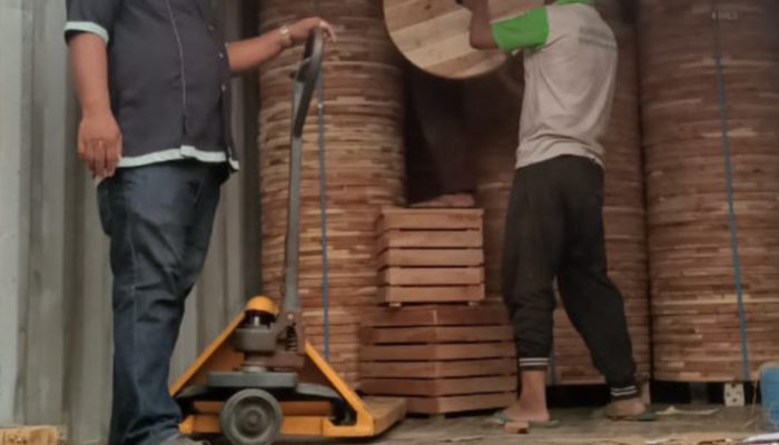 Kreativitas Warga Dusun Cethok Tembus Pasar Global, CV Arrifindo Ekspor Cable Drum ke Taiwan