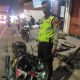 Respon Cepat Unit Lantas Polsek Cikarang Timur Tangani Laka Lantas di Jalur Pantura Rengas Bandung Desa Tanjungbaru.
