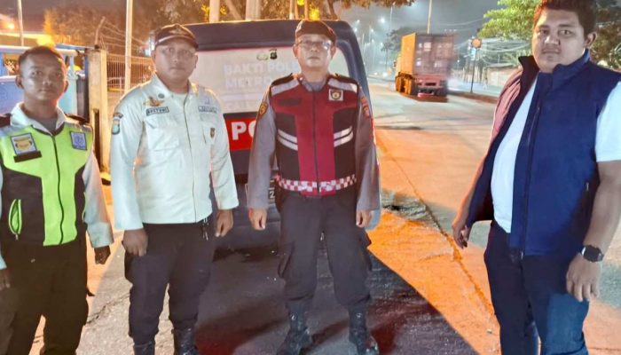 Jaga Kondusivitas Jalur Pantura, Polsek Cikarang Timur Gelar Patroli Gabungan Dini Hari.