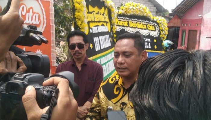 Kunjungi Rumah Duka Korban Tabrakan Maut Argo Bromo vs KRL, Plt. Bupati Bekasi Sampaikan Belasungkawa Mendalam