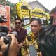 Kunjungi Rumah Duka Korban Tabrakan Maut Argo Bromo vs KRL, Plt. Bupati Bekasi Sampaikan Belasungkawa Mendalam