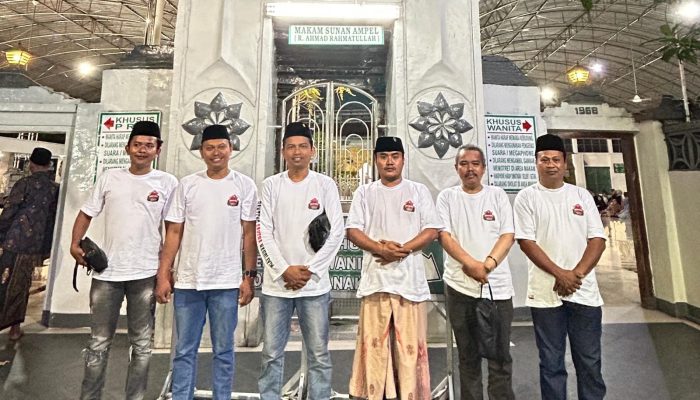 Banteng Sakera Nahdliyin Awali Gerakan dengan Ziarah Kebangsaan ke Makam Bung Karno dan Sunan Ampel
