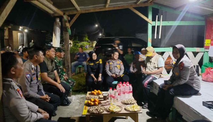 Perkuat Keamanan Lingkungan, Kapolres Metro Bekasi Didampingi PJU dan Kapolsek Gelar ‘Ngopi Kamtibmas’
