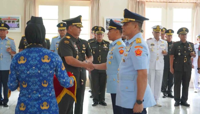Mayjen TNI Kosasih, S.E., M.M., Pimpin Sertijab Kaskogartap II/Bdg