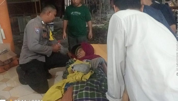 Sinergi Bhabinkamtibmas dan PSM Sertajaya Evakuasi Lansia Telantar Tanpa Identitas