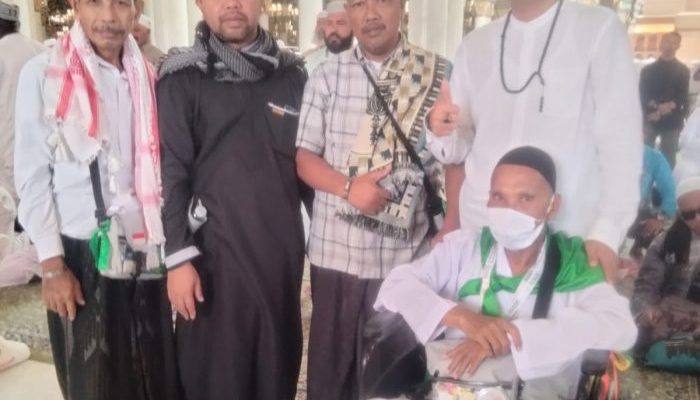 Tugas Mulia Ketua Rombongan Karom 5 Kloter Sub 77 Haji Nurul Hidayat S,H.