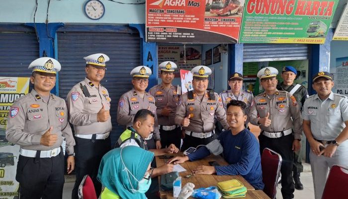 Sambut Hari Bhayangkara ke-80, Polres Magetan Gelar Bakti Sosial.