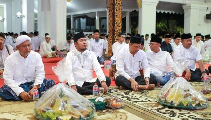 Peringati Bulan Bung Karno, Bupati Sumenep Bersama KNPI Gelar Doa Bersama