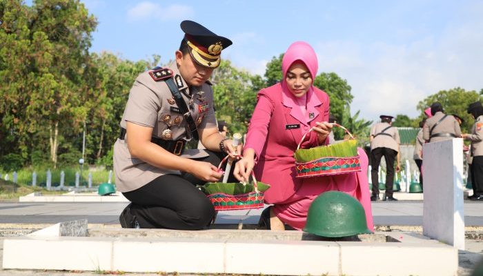 Kapolres Magetan Pimpin Ziarah Makam Pahlawan, Refleksi Pengabdian di Hari Bhayangkara ke-80
