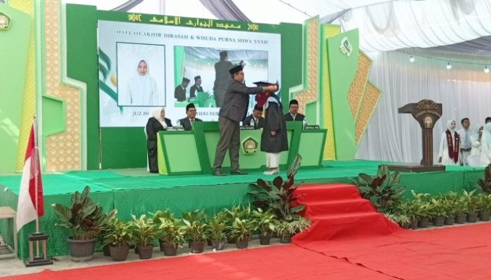 Haflah Akhir Dirasah dan Wisuda Purna Siswa XXXII An-Nawari, Lepas 68 Wisudawan dan 5 Wisudawan Tahfidz
