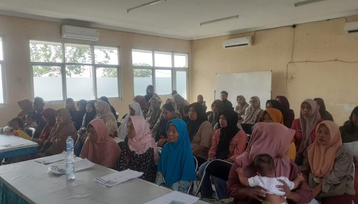 Kemensos Bersama Bank BNI Salurkan Kartu Keluarga Sejahtera (KKS ) bagi 324 Warga Cikarang Timur.