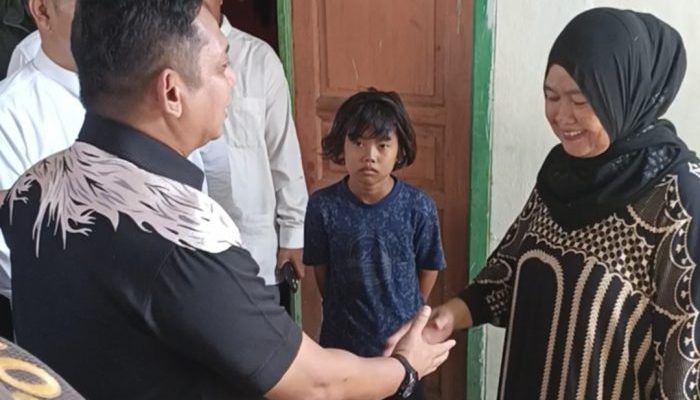 Sidak Sawah Kekeringan, Plt Bupati Bekasi Asep Surya Atmaja Tegaskan Bangunan Liar Penghambat Irigasi Akan Ditertibka