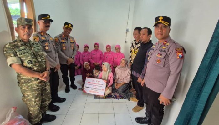 Hadirkan Senyum dan Harapan, Polres Ngawi Bedah Dua Rumah Jadi Layak Huni