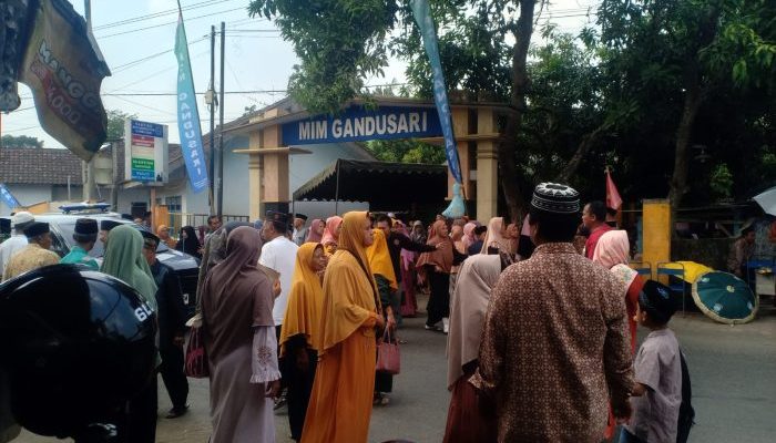 Kajian Ahad Pagi PDM Muhammadiyah Gandusari Berlangsung Meriah, Perkuat Ukhuwah dan Syiar Ekonomi Umat