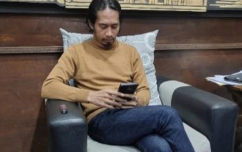 Jaksa dan Polri Bugil di Tengah Jalan