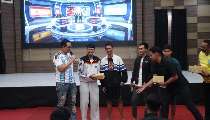 Antusiasme Masyarakat Warnai Nobar Final Piala Dunia di Polres Magetan