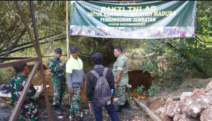 Tinjau Lokasi Karya Bakti TNI AD, Dandim 0827/Sumenep Pastikan Pembangunan Dua Jembatan di Gapura Berjalan Optimal