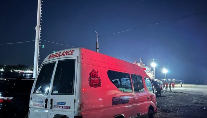 Dukung Evakuasi Korban Kebakaran KMP Mutiara Santosa II, FRPB X Banteng Sakera Nahdliyin Siagakan Ambulans di Pelabuhan Kalianget