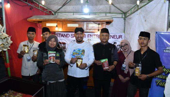 Bupati dan Sekda Sumenep Kunjungi Stand Santri Entrepreneur di Madura Culture Festival #4, Dorong Pertumbuhan Ekonomi Baru