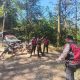 Gerak Cepat Tangani Karhutla, Polisi Bersama TNI, Perhutani, BPBD dan Warga Cegah Api Meluas di Lereng Lawu