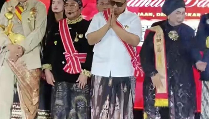 Pengusaha Rokok Madura Hj Her Hadiri Madura Ethnic Carnival di Sumenep, Kehadirannya Jadi Sorotan