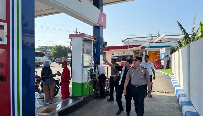 Pastikan Stok BBM Aman, Kapolres Magetan Turun Langsung Cek beberapa SPBU yang ada di Magetan