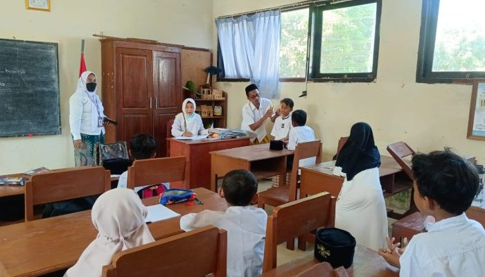Puskesmas Ambunten Skrining Kesehatan Siswa Kelas 1 SDN Bukabu